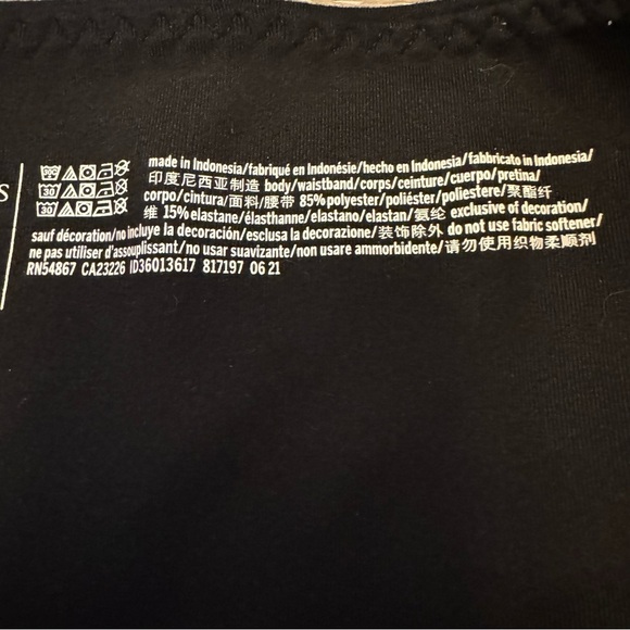 Victoria’s Secret Women’s 12/170/76A Black Yoga Leggings with Mock Tie Front - Picture 7 of 8